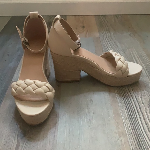 Women’s size 10 wedge heel. - Picture 2 of 3